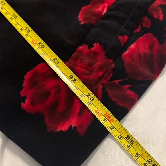 Talbots black velvet blazer red roses SZ 18 3/4 length sleeves 100% Cotton lined - Picture 9 of 15